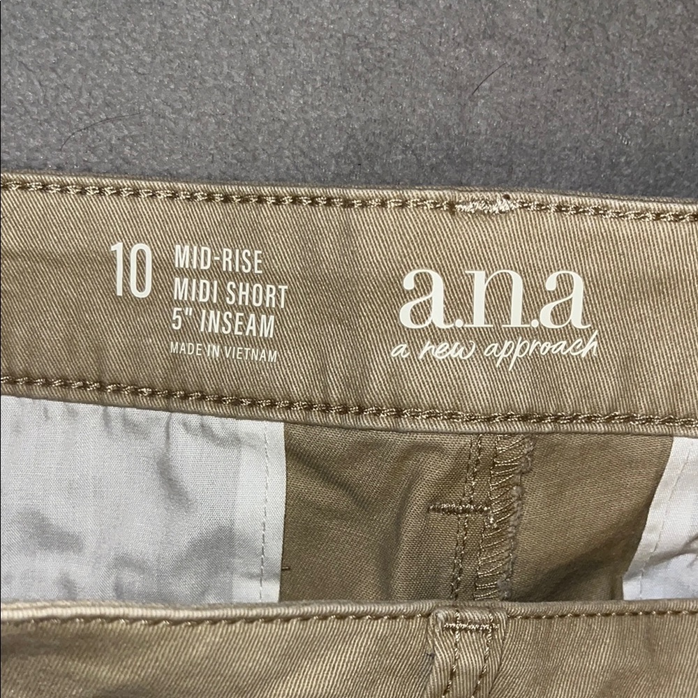 NWT. a.n.a Tan 5” Shorts Classic Cotton Blend - Picture 5 of 6